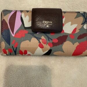 Fossil Women's Floral Wallet - Red, Pink, Brown, Gray